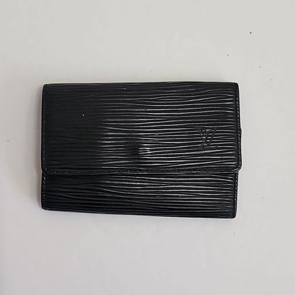 Louis Vuitton Other - CA 0969 Authentic LV black epi leather 6 keys multicles key holder